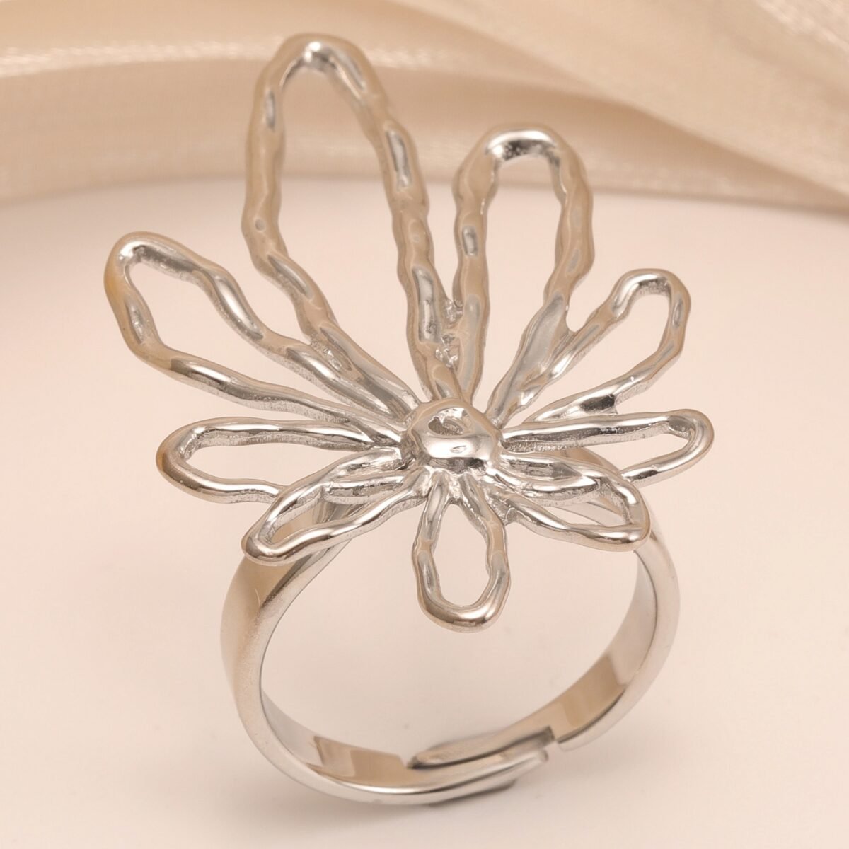 Bohemian Style Daisy - inspired Stainless Steel Women's Ring丨G005898 - Image 1
