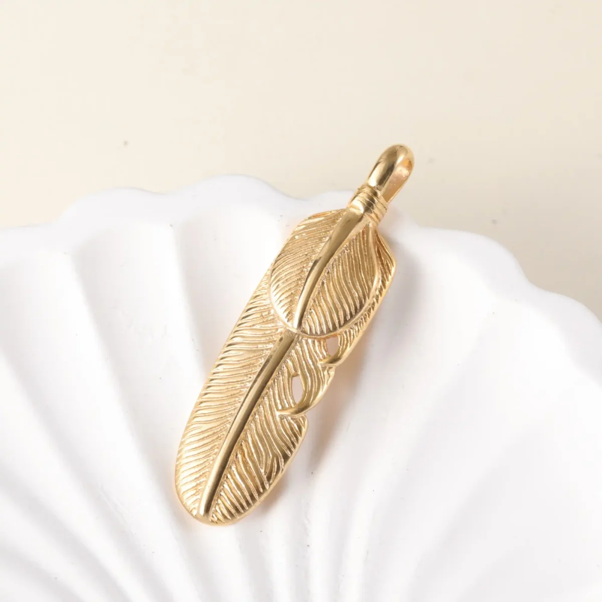 24K gold-plated stainless steel pendant, non-allergenic and non-fading Series One - Image 5