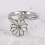White Chick Chrysanthemum Petals Inlaid With Diamonds Us#4 Ultra-Small Stainless Steel Women's Ring丨K0784 - Image 5