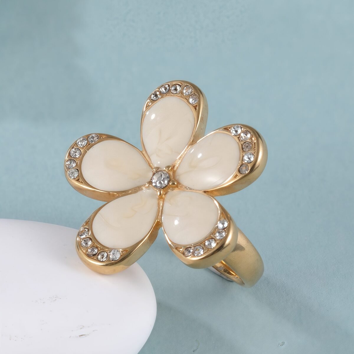 Fashion Flower Creative Design Diamond-Encrusted Stainless Steel Women's Ring丨C-310J - Image 5