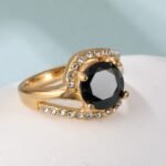 Elegant Gold Diamond-Encrusted Gemstones Stainless Steel Women's Ring丨PL122J - Image 5