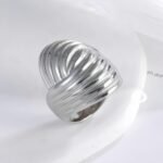 Elegant Spiral Pattern Stainless Steel Ring Women's Ring | ML044 - Image 4