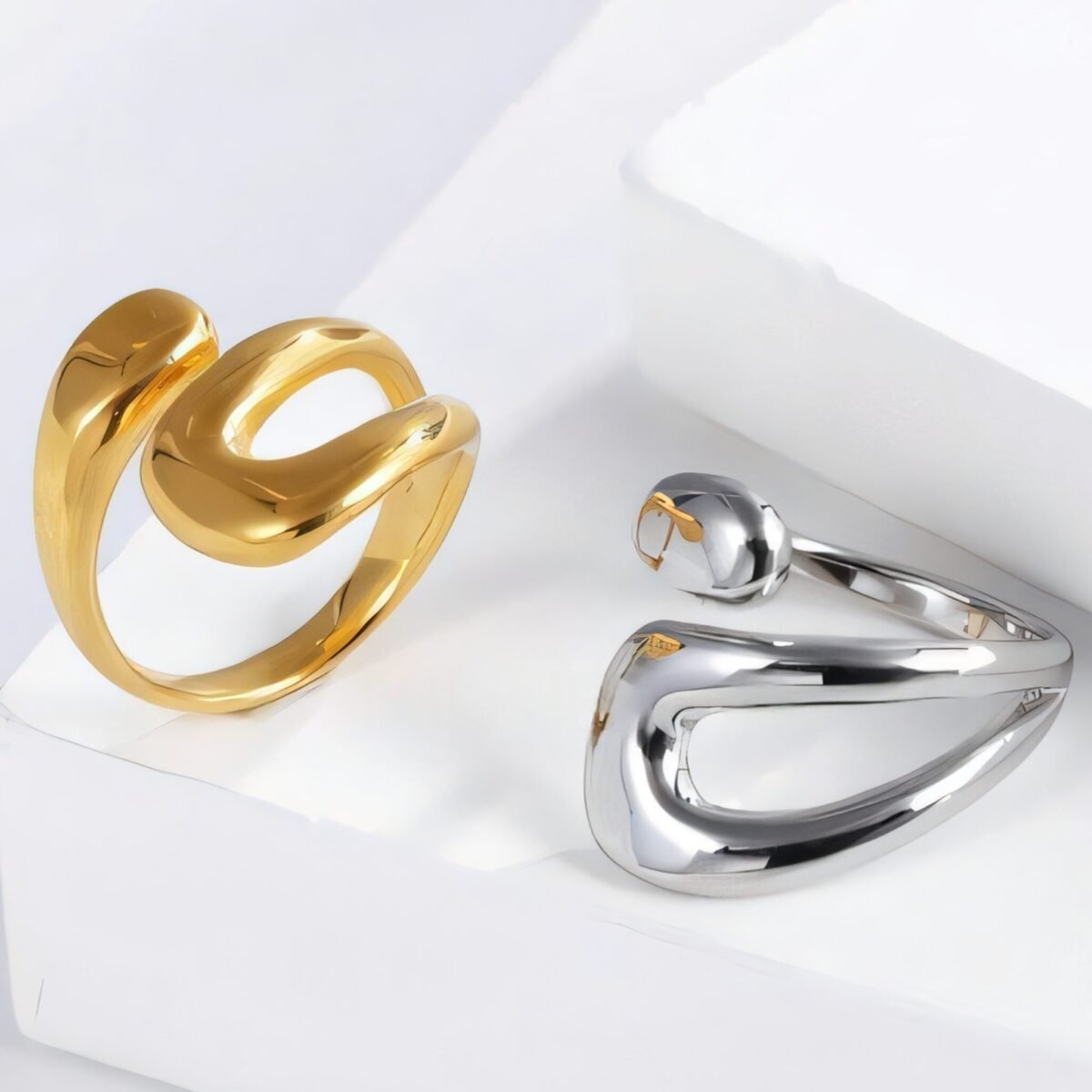 Polished simple curved stainless steel women's ring | G00580 - Image 1