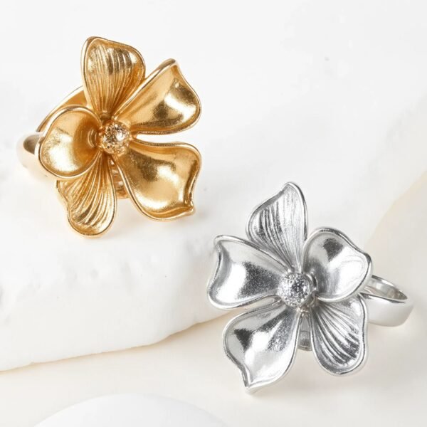 Elegant Flower Design Exquisite Female Stainless Steel Waterproof Ring丨G005765