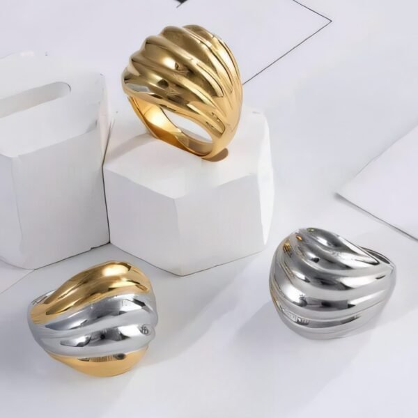 Luxury Gold Wave Shape Stainless Steel Ring for Women | ML053
