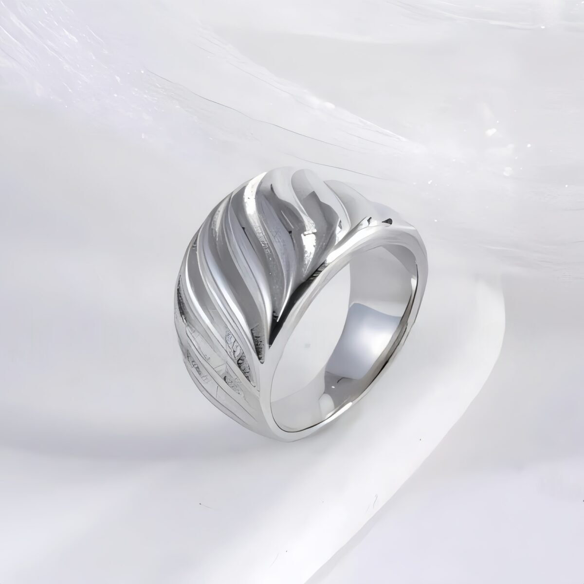 Minimalist Wave Ring Women's Two-Tone Gold & Silver Stainless Steel Ring | G00643 - Image 4