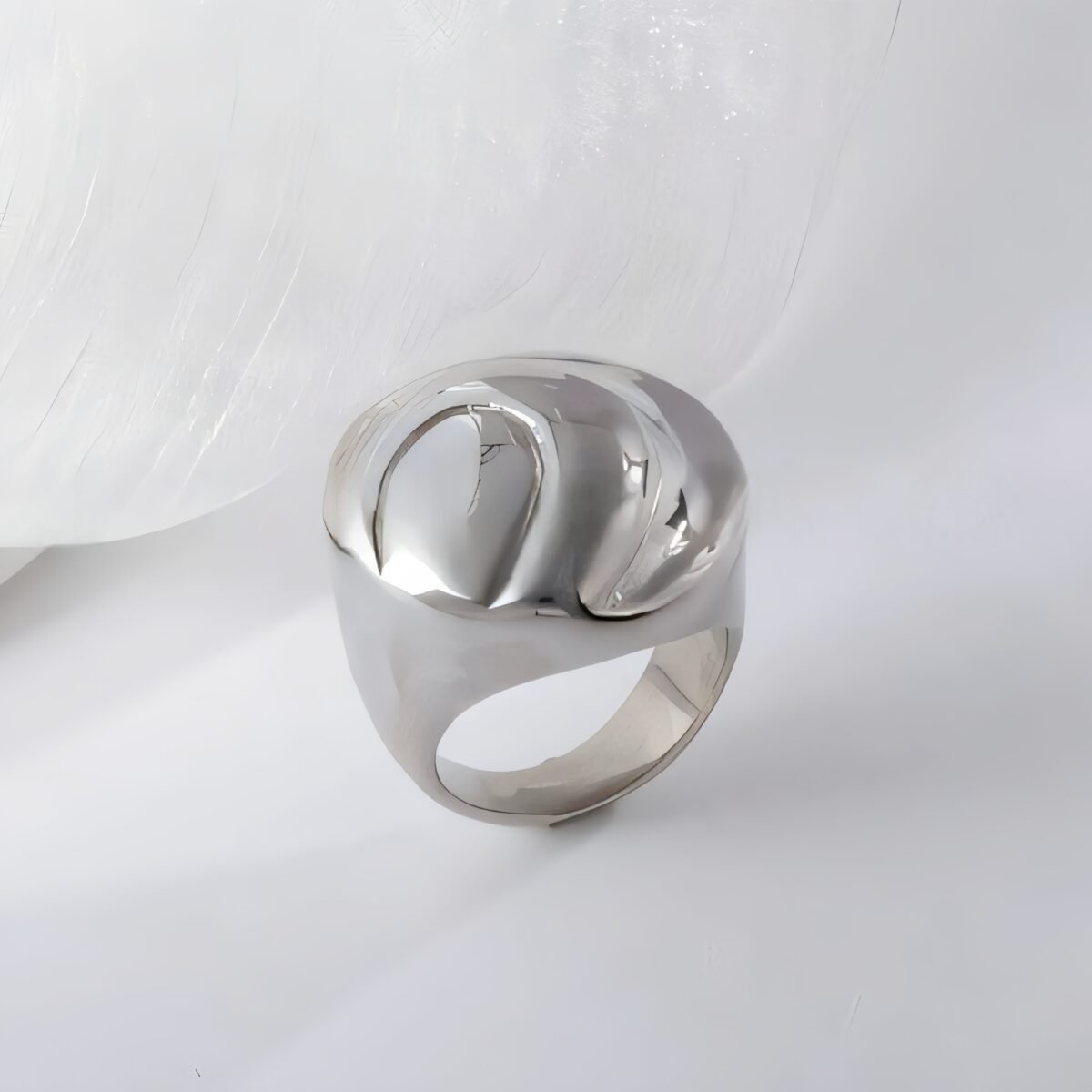 Modern Streamlined Design Ring Simple and Fashionable for Women | G00335 - Image 4