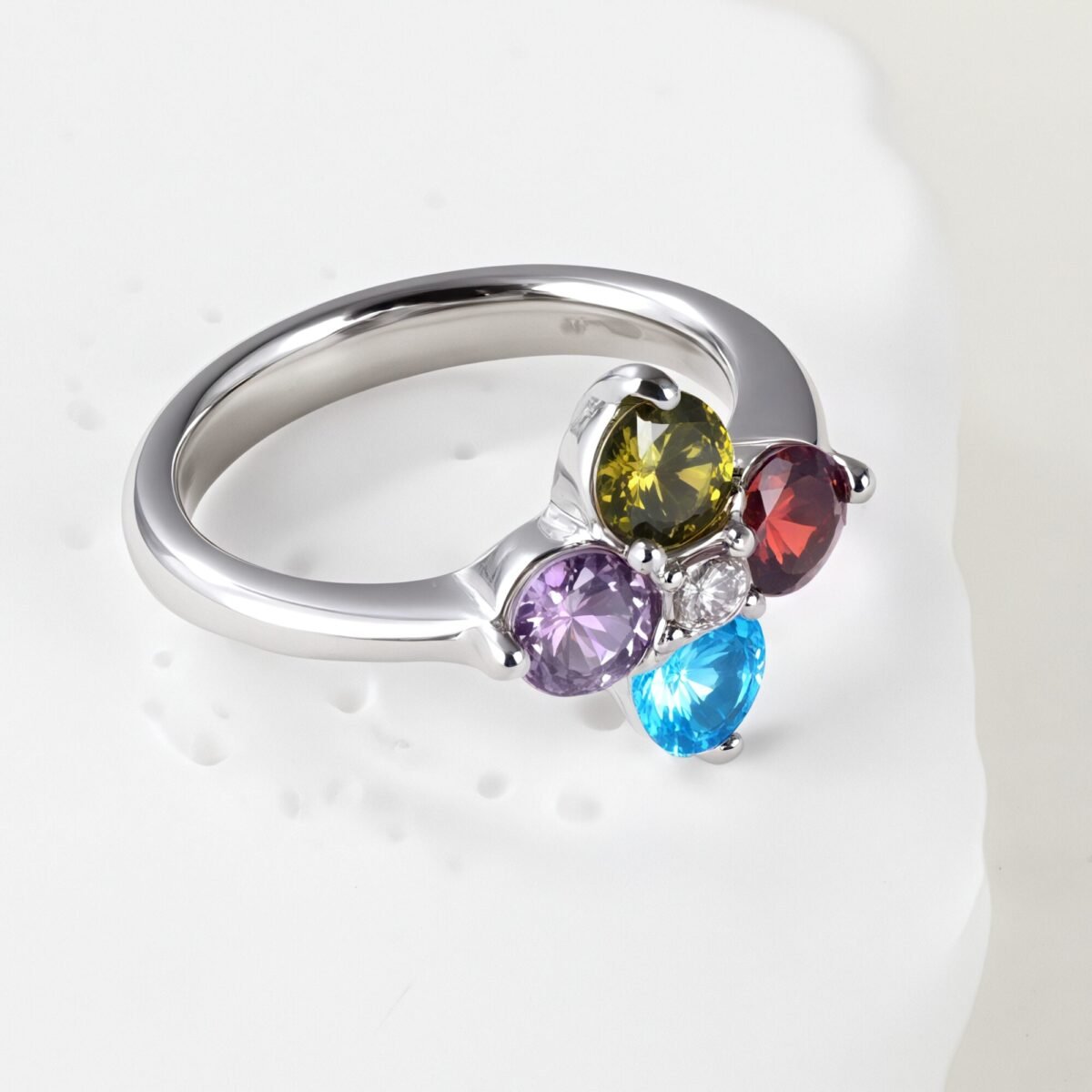 Fashionable Four-Leaf Clover Inlaid With Diamonds And Stainless Steel Women's Ring丨N001263 - Image 6